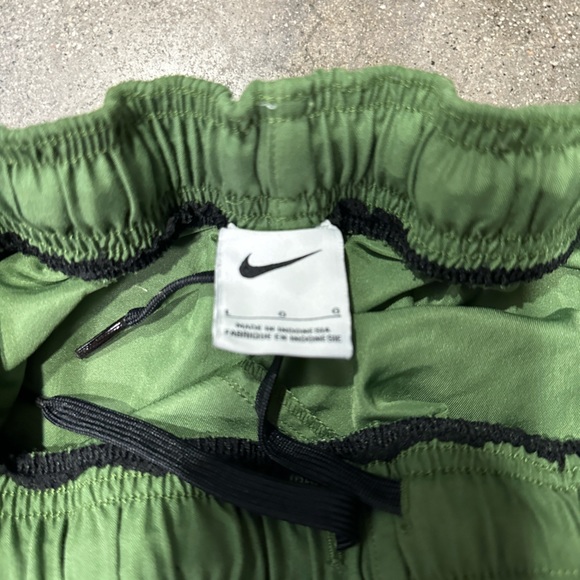 Vintage Nike Shorts - Picture 3 of 3